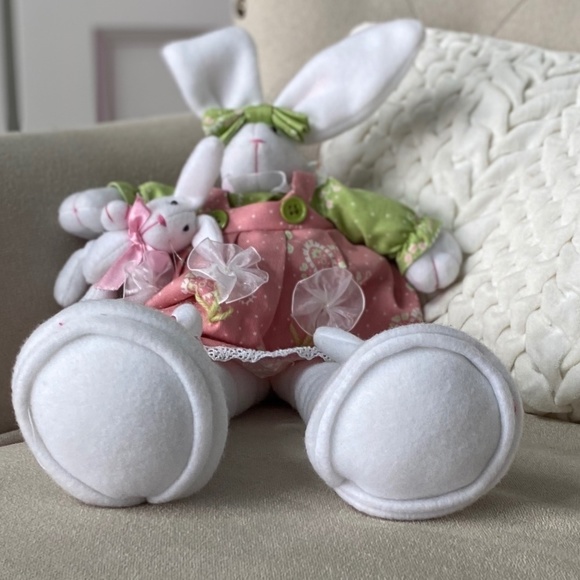 Adorable Sitting Bunny w Bunny! - Picture 8 of 8